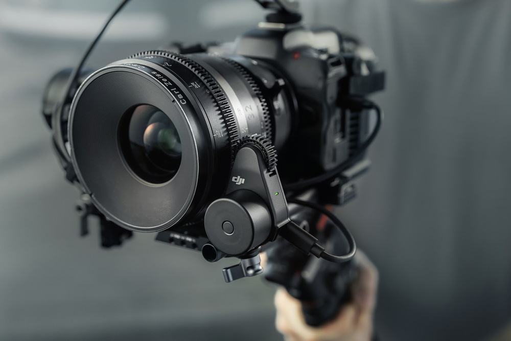 Stabilizátor DJI RS 4 černý Stabilizátor DJI RS 4 černý