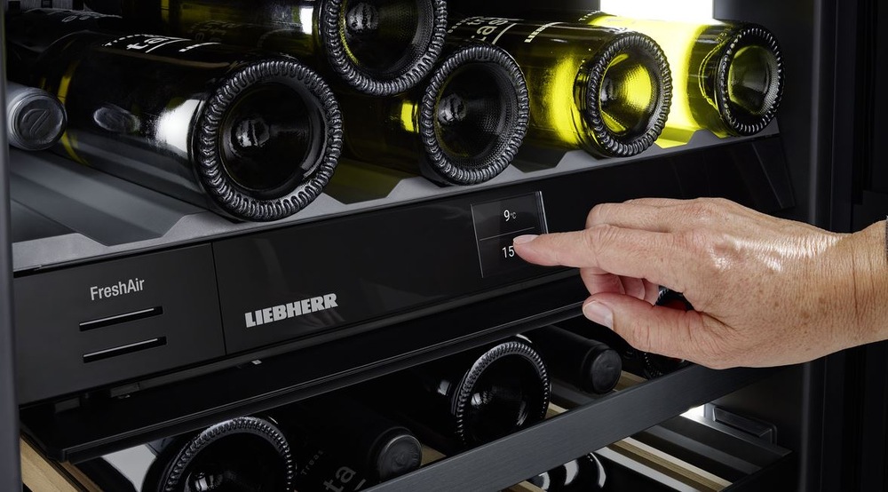 Vinotéka Liebherr UWpri 3662, vestavná