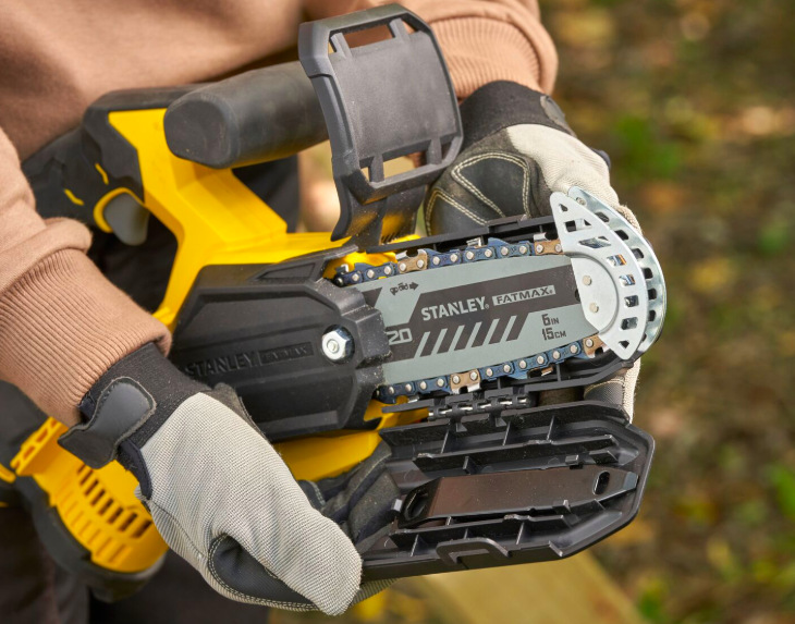 Detail lišty Stanley Fatmax SFMCPS415D1-QW s krytem hrotu a označením délky 15 cm