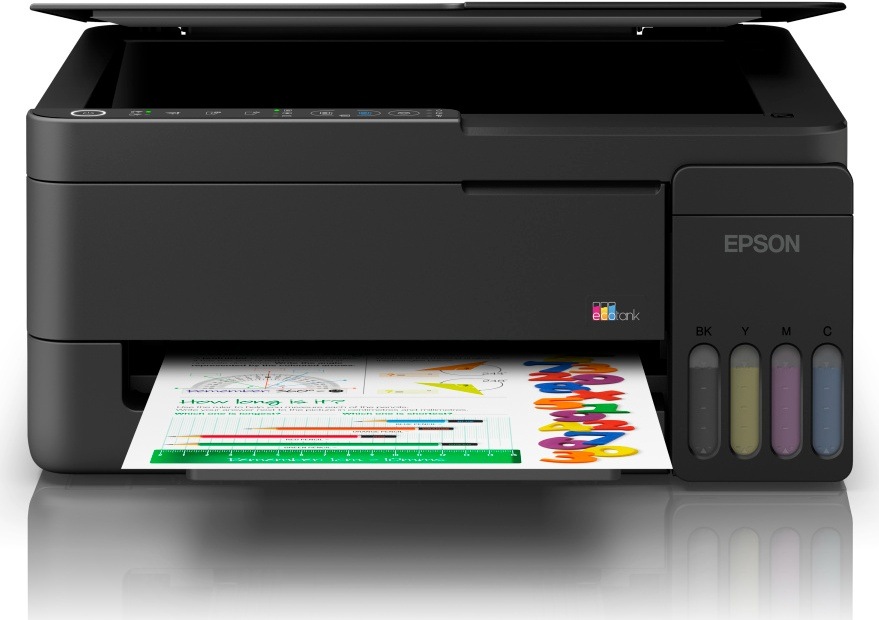 Tiskárna multifunkční Epson EcoTank L3352 černá Čelní pohled na tiskárnu s otevřeným víkem skeneru a vytištěným barevným dokumentem ve výstupním zásobníku