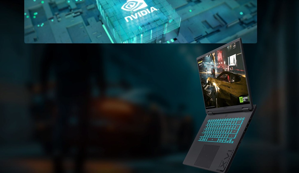 Herní notebook se svítící klávesnicí v barvě tyrkysové modři zobrazuje na obrazovce závodní hru. Nahoře je osvětlené logo Nvidia na pozadí.