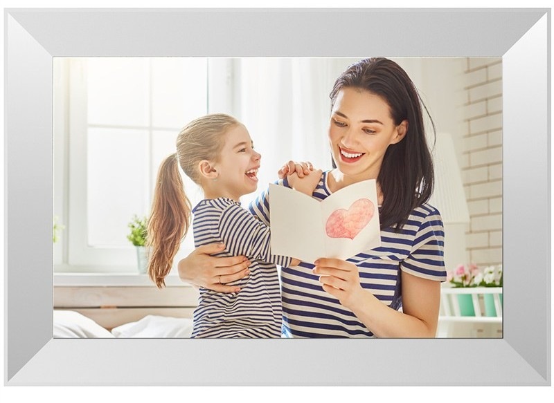 Fotorámeček digitální Kodak CF102P obsahuje i hodiny, budík a kalendář