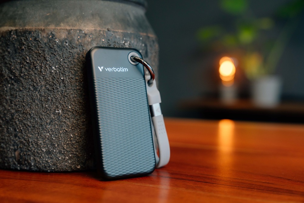 SSD externí Verbatim Pocket 2TB černý/červený