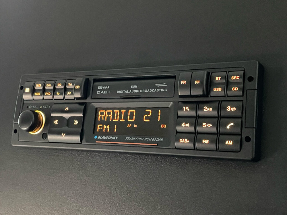 Autorádio Blaupunkt Frankfurt RCM 82 DAB černé Autorádio Blaupunkt Frankfurt RCM 82 DAB
