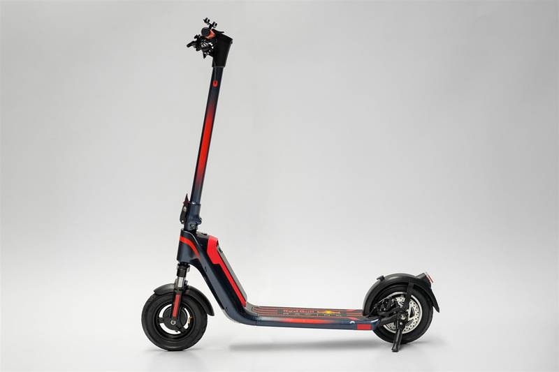 Elektrická koloběžka Red Bull TAKE-UP Elektrická koloběžka Red Bull TAKE-UP