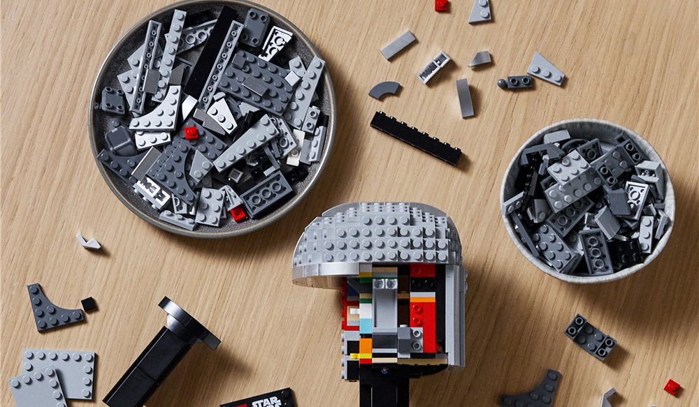 Stavebnice LEGO® Star Wars™ 75328 Helma Mandaloriana 584 kostek LEGO a ilustrovaný návod nabízí dospělým fanouškům Star Wars soustředěnou stavitelskou výzvu.