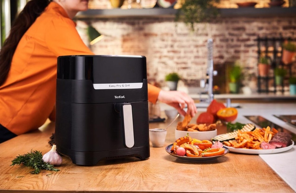 Fritéza horkovzdušná Tefal EY505815 Easy Fry&Grill 2v1 černá Fritéza horkovzdušná Tefal EY505815 Easy Fry&Grill 2v1 černá