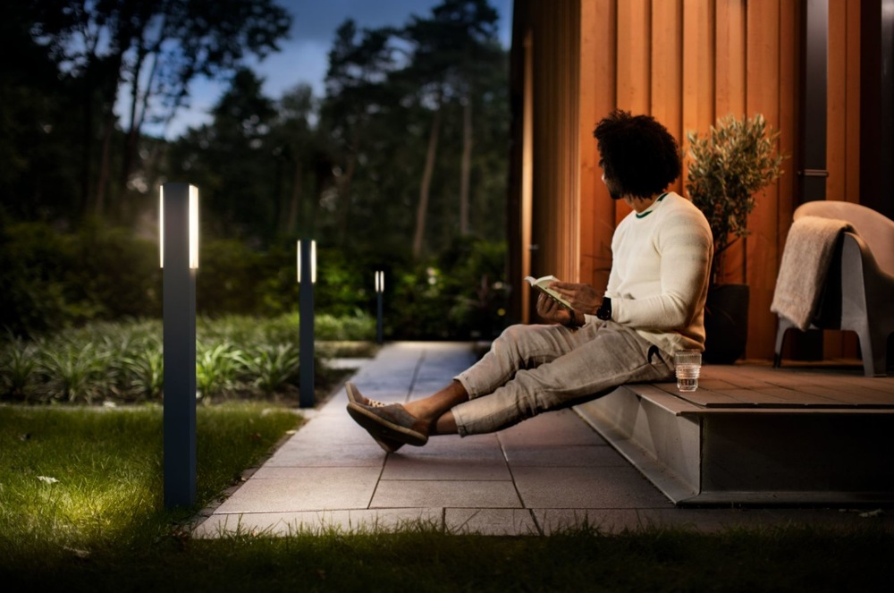 Venkovní svítidlo Philips Stratosphere Post, LED, teplá bílá - antracitové Venkovní svítidlo Philips Stratosphere Post, LED, teplá bílá - antracitové
