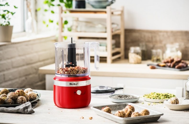 Kuchyňský robot KitchenAid 5KFCB519EER červený