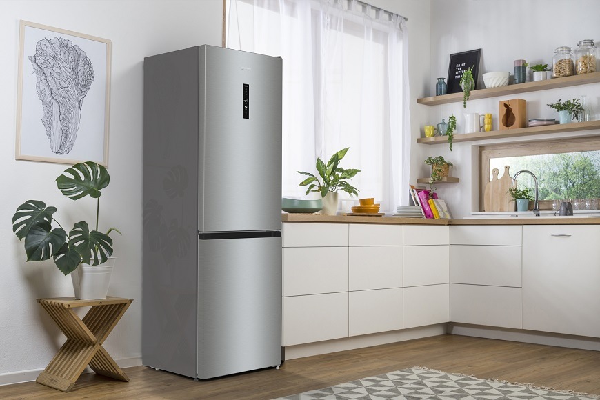 Chladnička Gorenje N61EA2XL4, šedá, v domácnosti