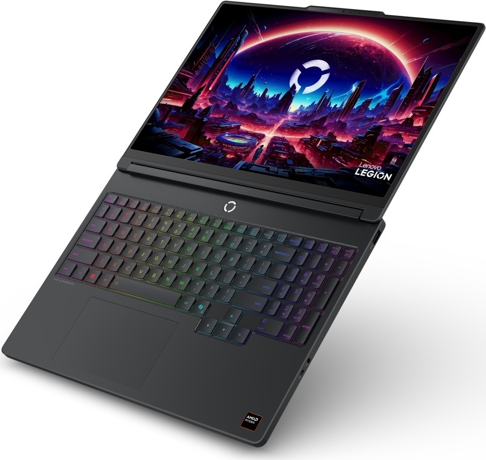 Naplno otevřený laptop Lenovo Legion 5 s vynikajícím displejem