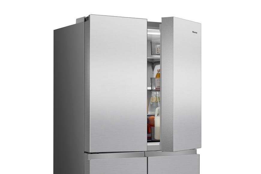 Americká lednice Hisense RQ5P640SSSD nerez Záběr na vrchní část americké chladničky Hisense RQ5P640SSSD a pootevřenými dvířky. Tento model je vybaven zvukovým alarmem otevřených dveří.