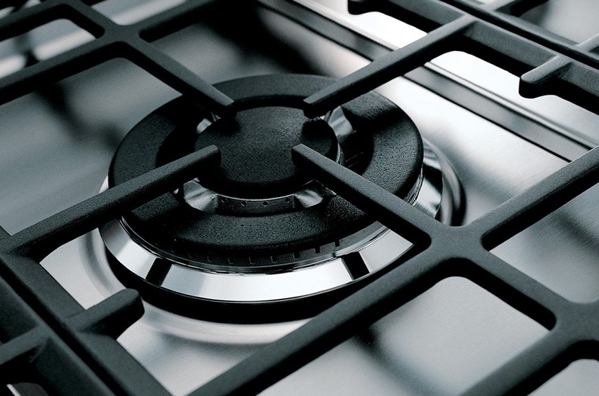 Kombinovaný sporák Whirlpool W6G8LMSWW bílý Sporák K60 Whirlpool W6G8LMSWW disponuje vysoce kvalitními litinovými mřížkami.