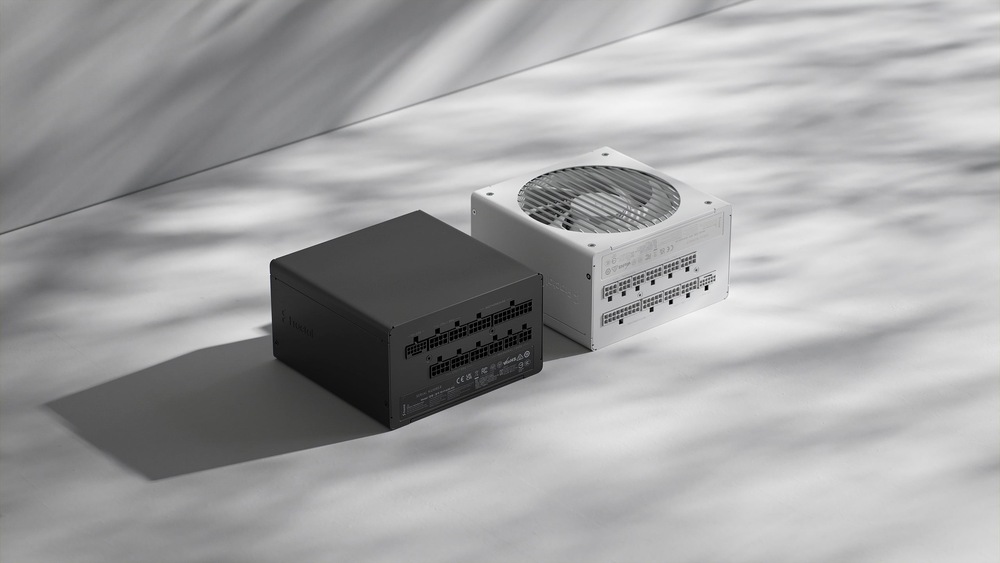 Napájecí zdroj podporuje ATX12V 3.1 a zvládá náročný hardware i vysoké zatížení
