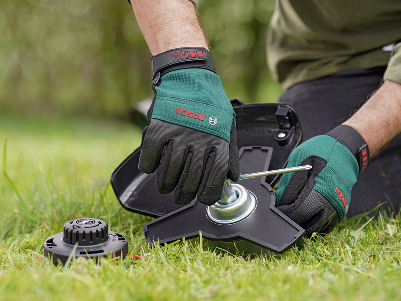 Křovinořez Bosch AdvancedBrushCut 36V-23-750 (s baterií) Bosch AdvancedBrushCut 36V-23-750 (s baterií)