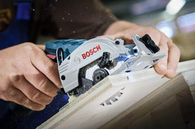 Okružní pila Bosch Professional GKS 12V-26 (bez baterie)