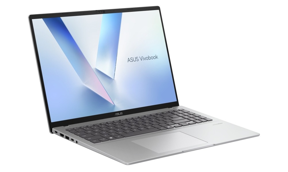 Otevřený a zapnutý notebook Asus Vivobook 16 natočený doprava