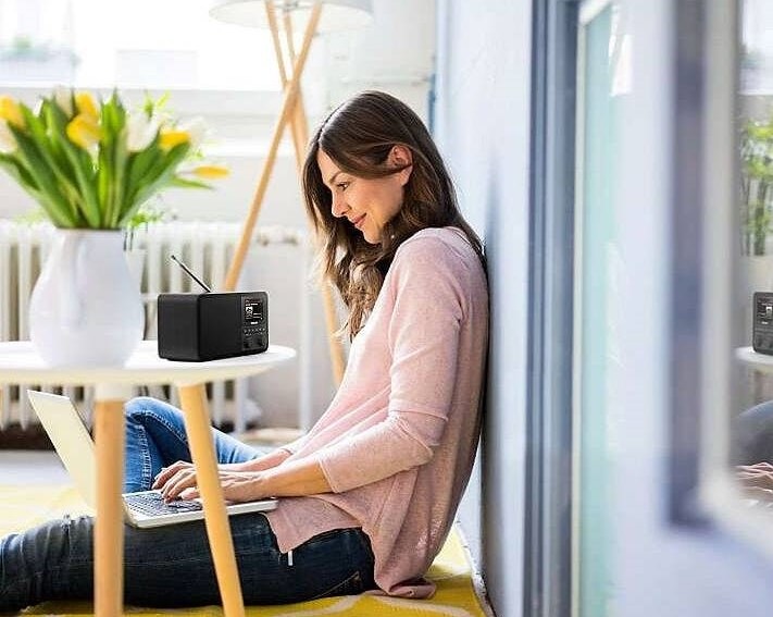 Internetový radiopřijímač s DAB+ Philips TAPR802 černý Internetový radiopřijímač s DAB+ Philips TAPR802 černý