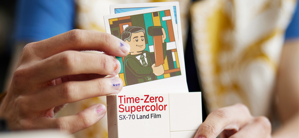 Stavebnice LEGO® Ideas 21345 Fotoaparát Polaroid OneStep SX-70 Stavění s 516 kostkami doplňuje brožurka a hotový fotoaparát se snadno stane výraznou dekorací.