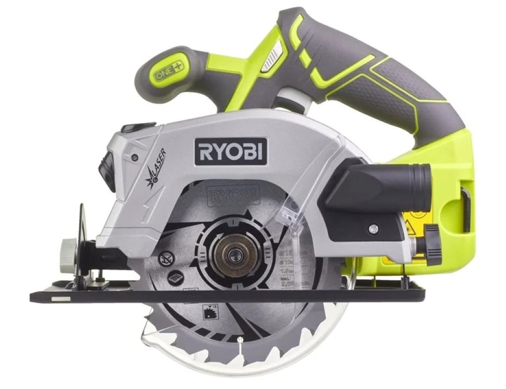 Boční pohled na okružní pilu Ryobi ONE+ RWSL1801M s prachovou přípojkou