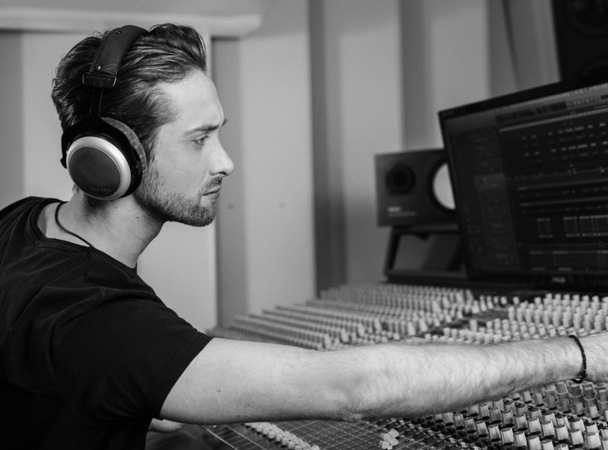 Sluchátka Beyerdynamic DT 880 PRO 250 ohm černá/šedá Sluchátka Beyerdynamic DT 880 PRO 250 ohm černá/šedá