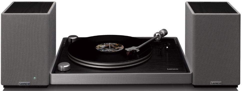 Reproduktory Lenco SPB-240BKGY připojené ke gramofonu při přehrávání vinylové desky