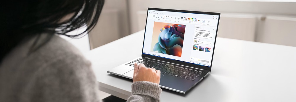 Notebook Acer Swift Go 16 AI (SFG16-I71-75VK) šedý Kovové šasi, podsvícená numerická klávesnice, čtečka otisku a bohatá konektorová výbava zvýší komfort.