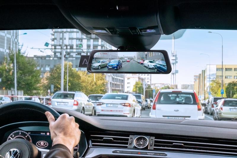 Autokamera LAMAX S9 Dual GPS (s detekcí radarů) černá