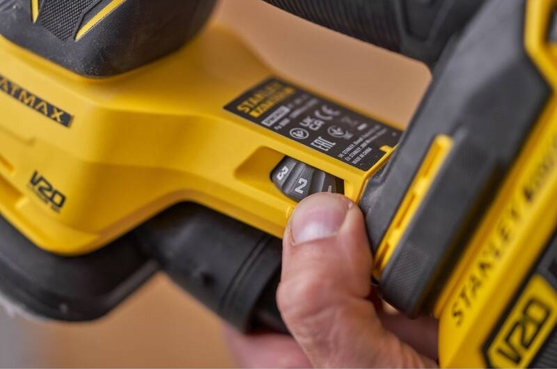 Vibrační bruska Stanley FatMax SFMCW221B-XJ (bez baterie)