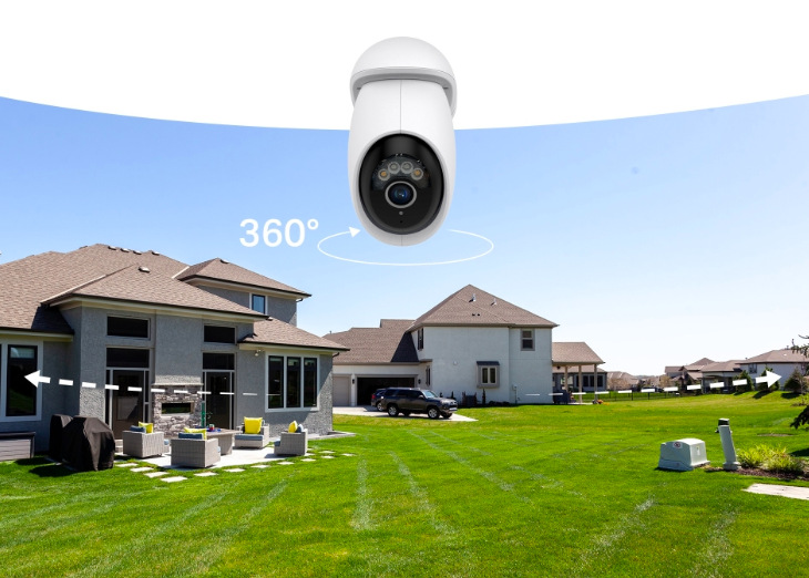 IP kamera TP-Link Tapo TC46 monitoruje zahradu v rozsahu 360° díky motorizovanému otáčení
