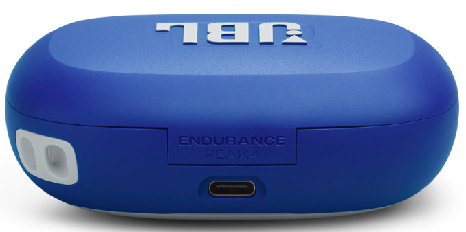 Sluchátka JBL Endurance Peak 4 modrá Nabíjecí pouzdro JBL Endurance Peak 4 s USB-C konektorem a značením modelu