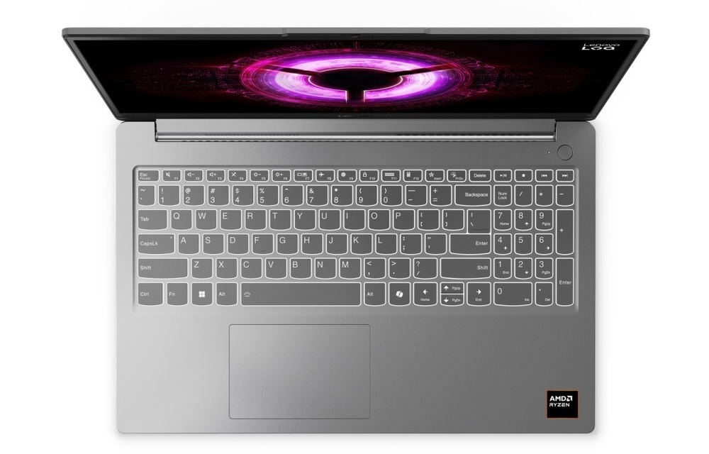 Pohled shora na klávesnici notebooku Lenovo LOQ 15ARP10E