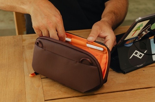 Pouzdro Peak Design Tech Pouch Small 1L vínové Pouzdro Peak Design Tech Pouch Small 1L vínové