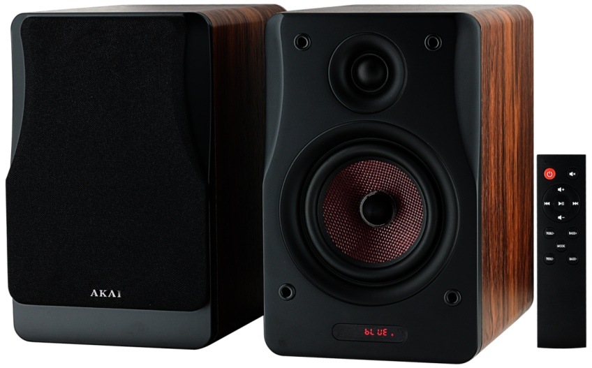 Reproduktory AKAI AHS-600A (2 ks) černý/hnědý Aktivní reproduktory Akai AHS600A z boku, dřevěný dekor a lesklá přední strana.