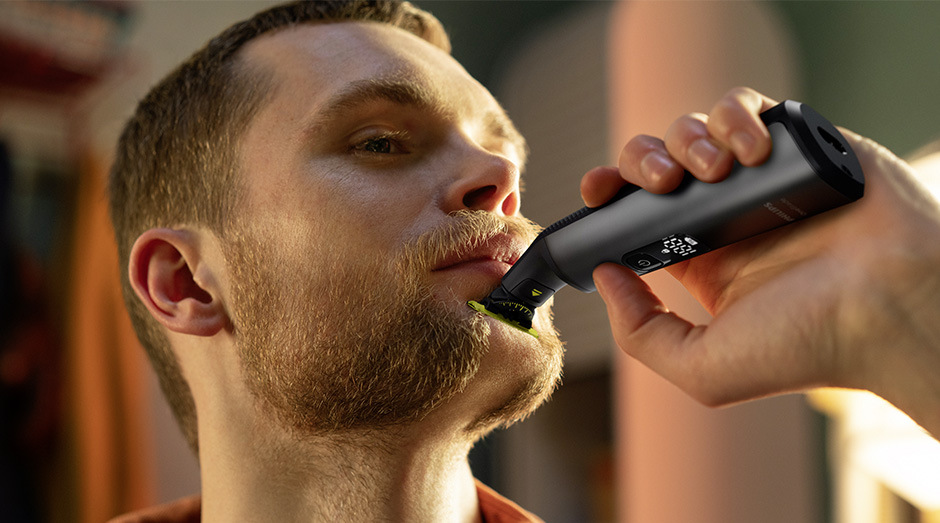 Zastřihovač vousů Philips OneBlade Pro 360 QP6651/61