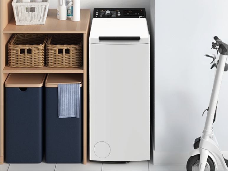 Pračka Beko TB721DAVESCS bílá Detail obrázku pračky umístěné v těsném prostoru.