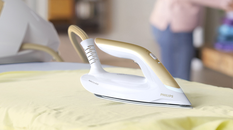 Žehlicí systém Philips PerfectCare 8000 Series PSG8040/60 bílý Žehlicí systém Philips PerfectCare 8000 Series PSG8040/60 bílý