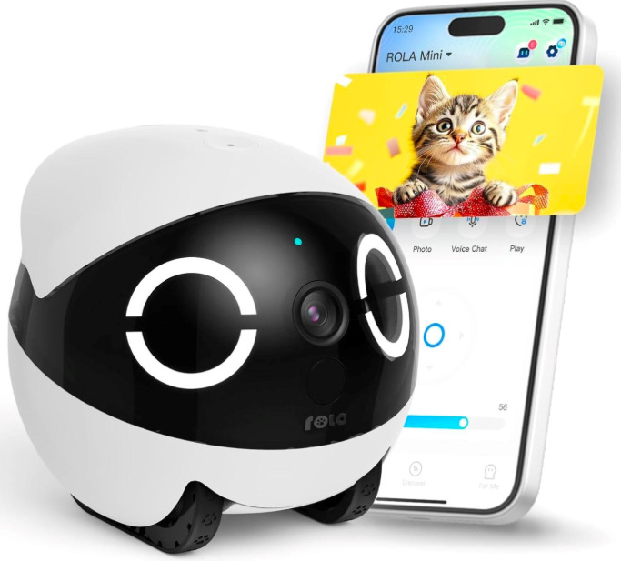 IP kamera Enabot ROLA Mini ovládaná přes mobilní aplikaci se zobrazením živého přenosu v telefonu