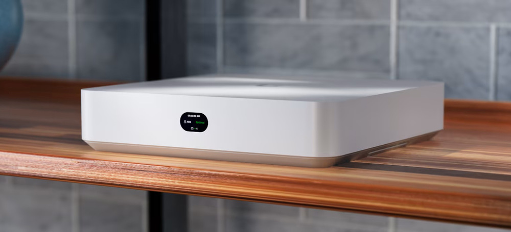 Rekordér Ubiquiti UniFi NVR Instant se svými kompaktními rozměry hodí i do menšího prostoru