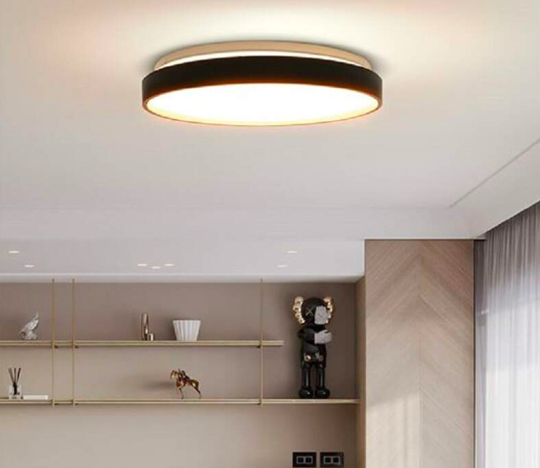 Stropní svítidlo Solight WO8013 CALA 48W Stropní svítidlo Solight WO8013 CALA 48 W instalované v moderním interiéru obývacího pokoje