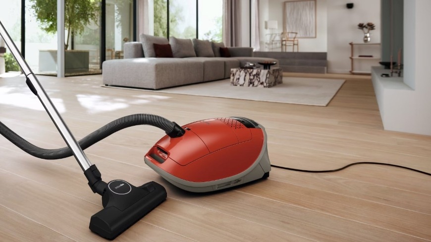 Podlahový vysavač Miele Guard M1 Terra červený