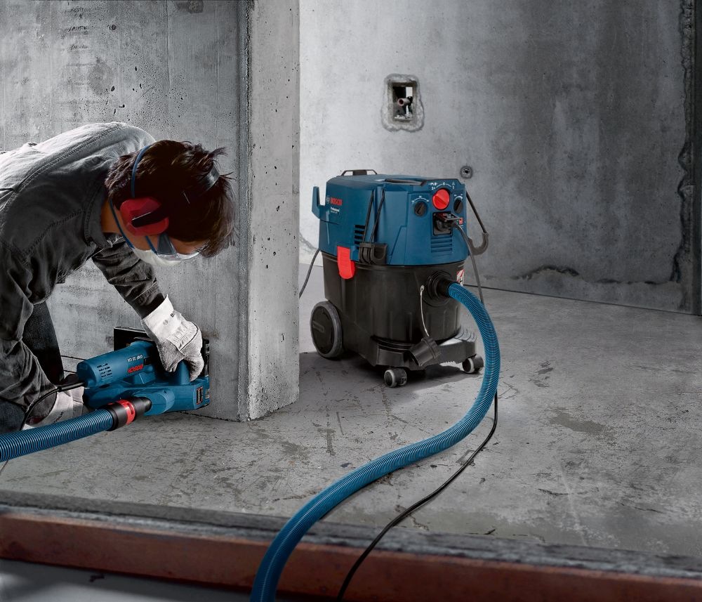 Průmyslový vysavač Bosch Professional GAS 35 H AFC má inteligentní kontrolu průtoku vzduchu se signalizací