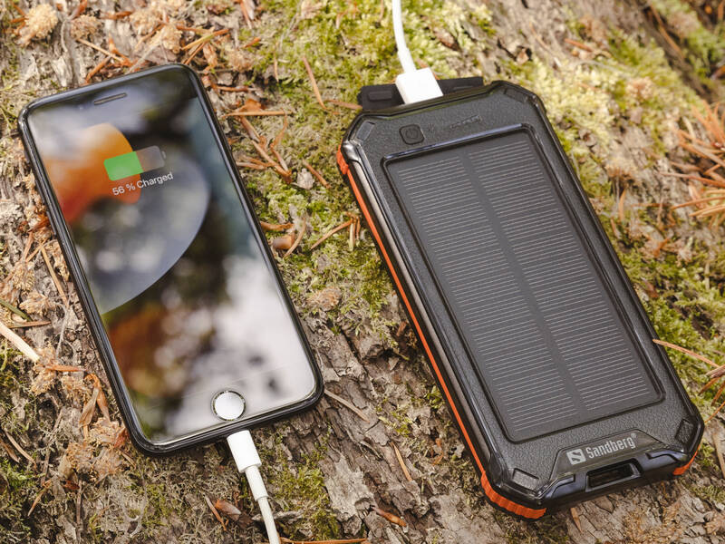 Powerbanka Sandberg 3in1 Solar 10 000 mAh černá Powerbanka Sandberg 3in1 Solar 10 000 mAh černá