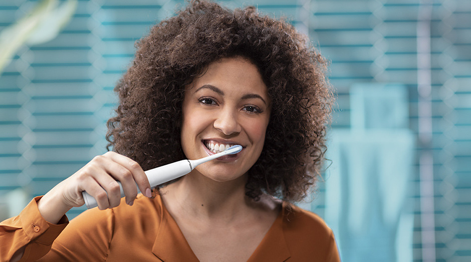 Zubní kartáček Philips Sonicare 9000 DiamondClean HX9911/27 bílý Zubní kartáček Philips Sonicare 9000 DiamondClean HX9911/27 bílý