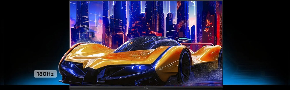 Herní monitor TCL 32G64 šedý Závodní auto na monitoru TCL 32G64 s obnovovací frekvencí 180 Hz