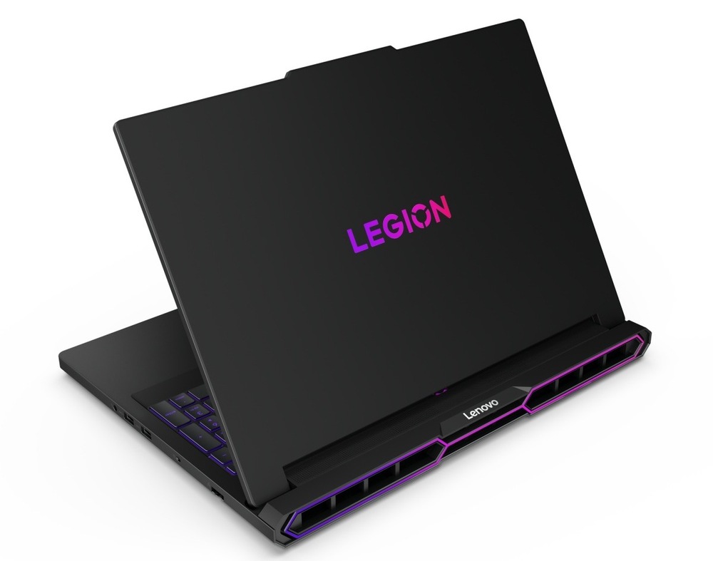 Pootevřený notebook Lenovo Legion Pro 7 16AFR10H zezadu