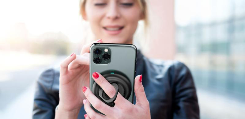 Bezdrátová nabíječka CellularLine Octopus s přísavkami, max.10W černá Bezdrátová nabíječka CellularLine Octopus s přísavkami, max.10W černá