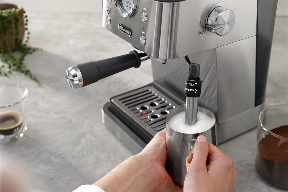 Pákový kávovar De'Longhi Classic EM450.M nerez