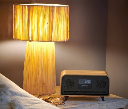 Radiopřijímač Thomson RT850BT černý/hnědý