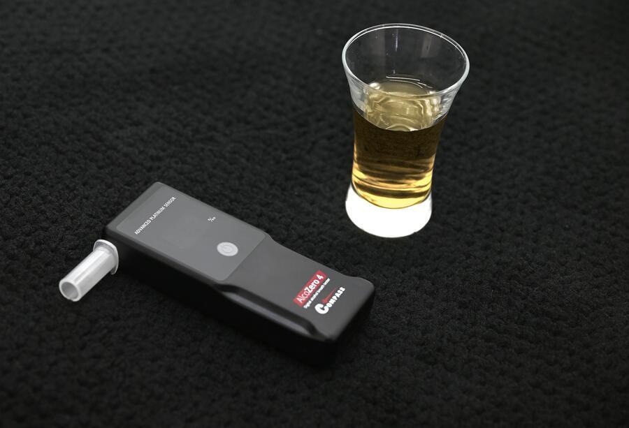 Alkoholtester Compass AlcoZero4 černý